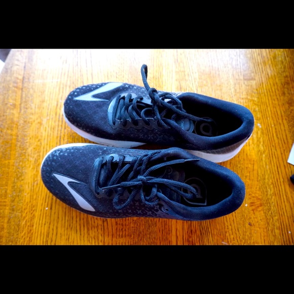 Brooks running shoes - Picture 2 of 5